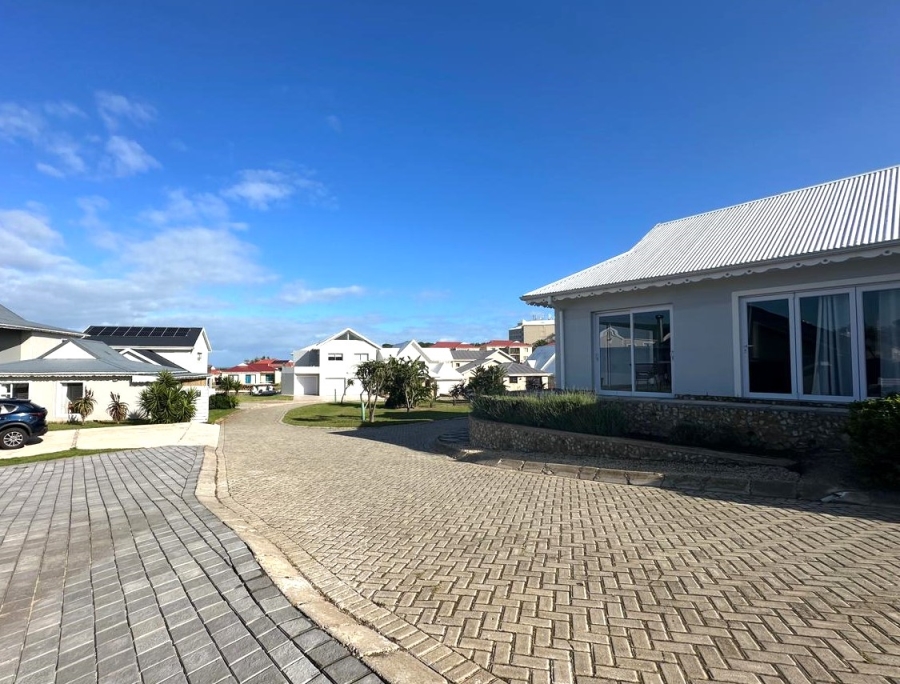 3 Bedroom Property for Sale in Marina Martinique Eastern Cape